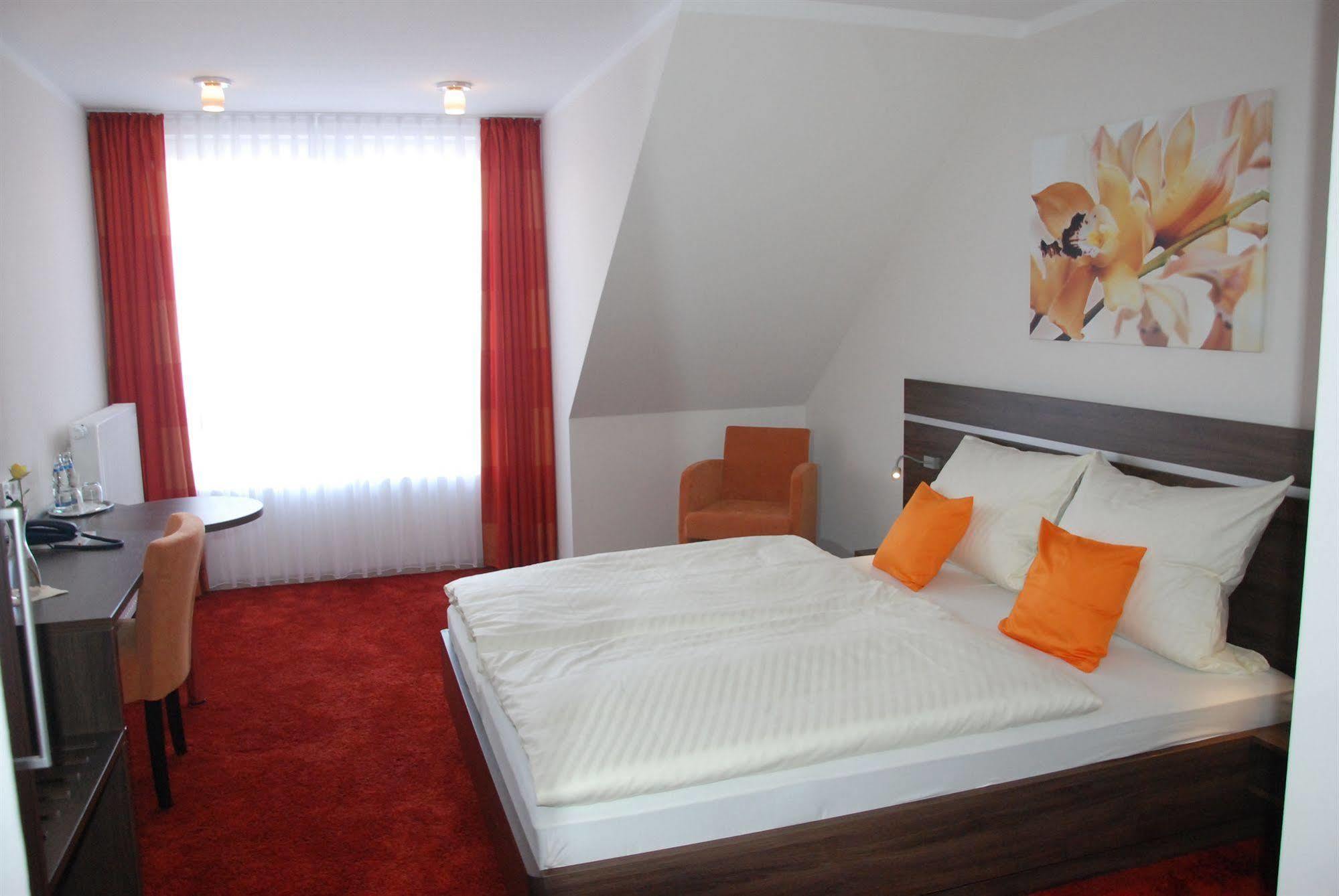 Hotel Schmidt Am Markt Мепен Екстериор снимка